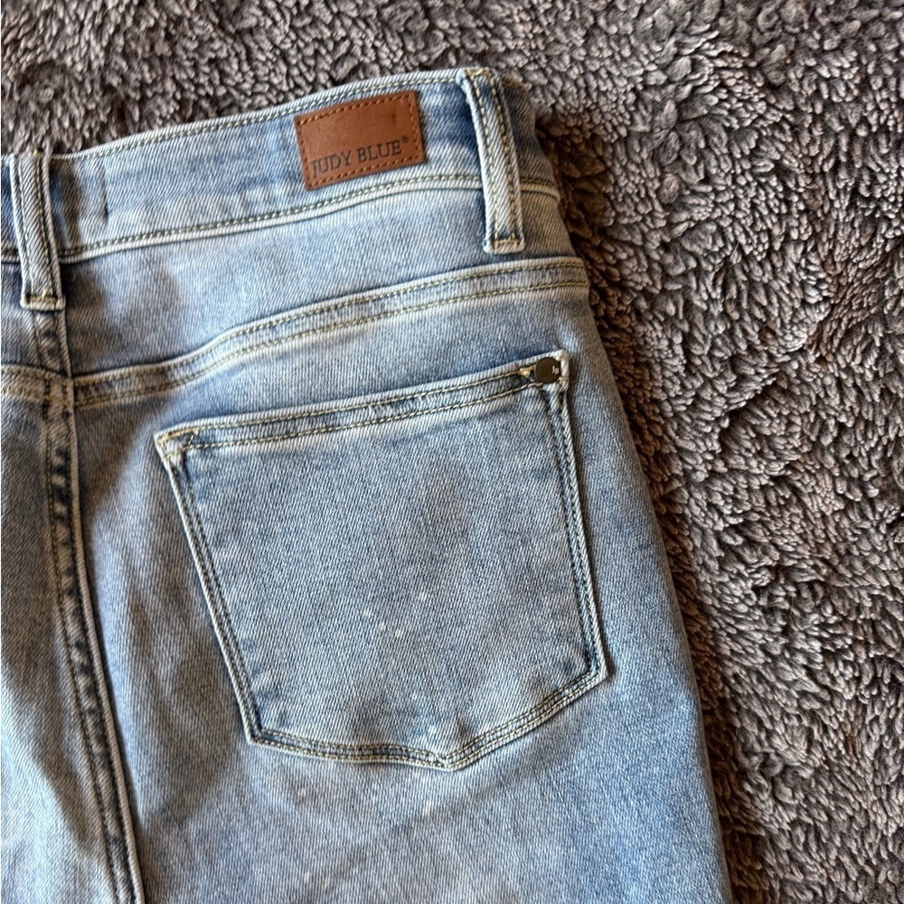 JUDY BLUE Women’s Distressed Skinny Jeans - Picture 4 of 16